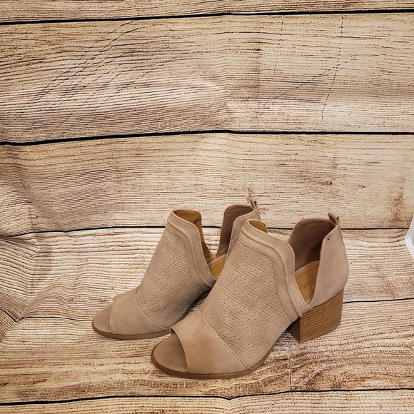 Booties - Picture 3 of 7